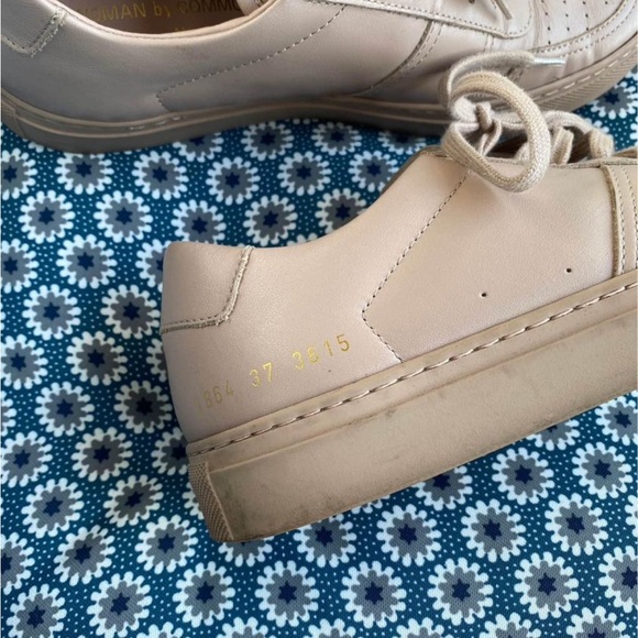 Size 37. Fits more like a US 7.5. Selling because too large. - Picture 8 of 9